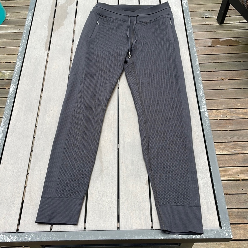 Lululemon Engineered Warmth Jogger Size 4 Black - image 1